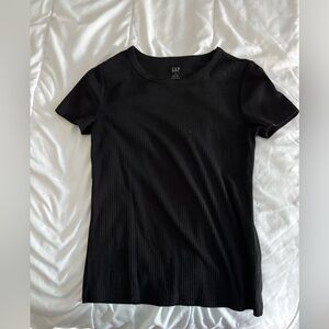 Black tight fitted gap shirt